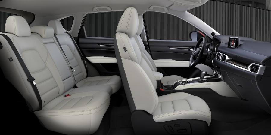 Интерьер Mazda CX-5 2017 года  (NA) (фото 15 из 59)